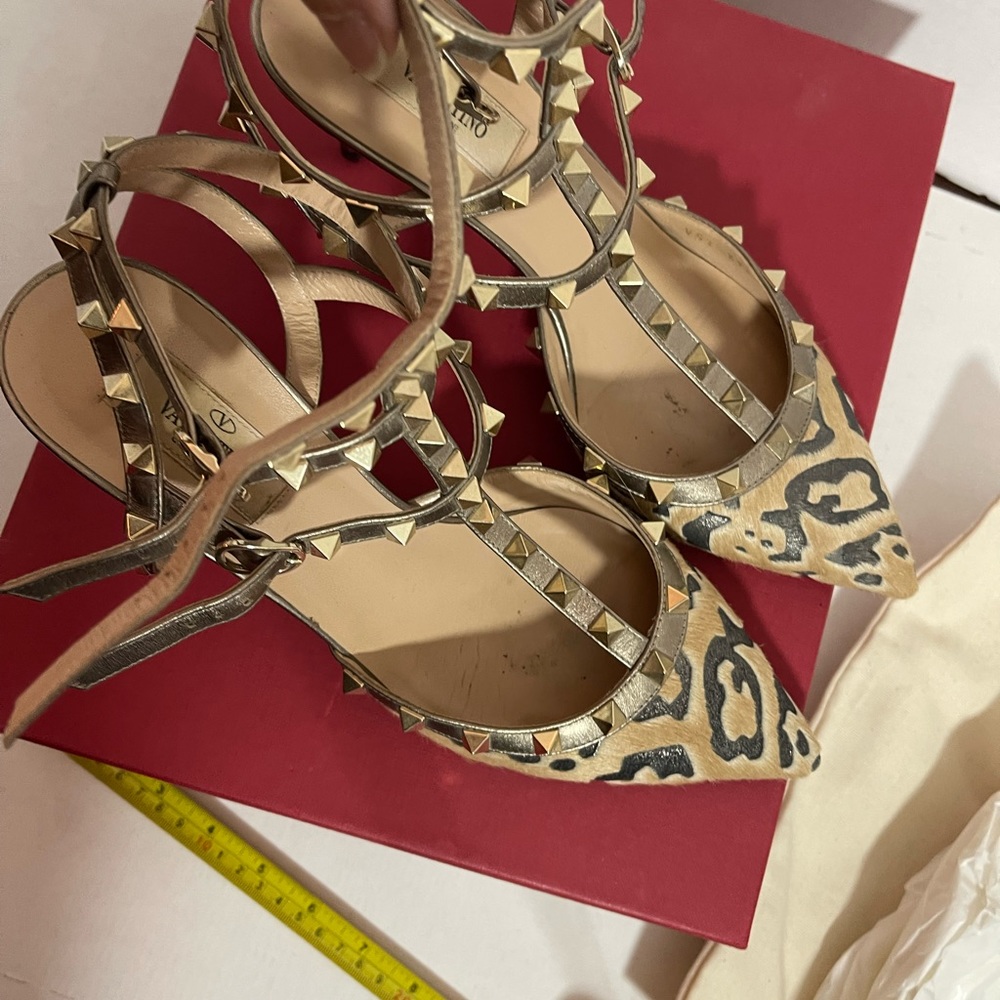 39 Valentino - Picture 6 of 6